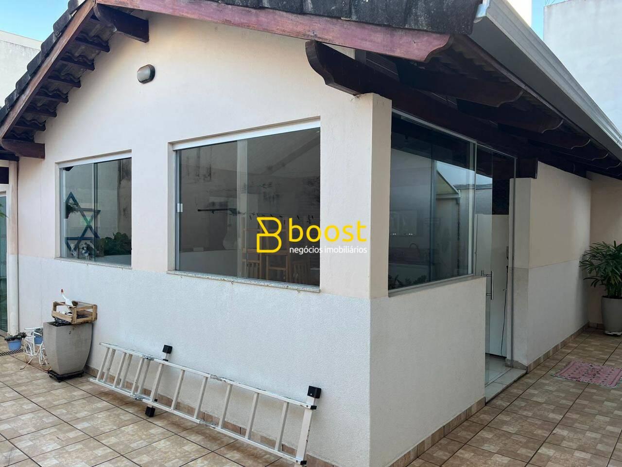 Sobrado com 3 dormitórios à venda por R$ 1.150.000,00 - Jardim Finotti - Uberlândia/MG, foto 3