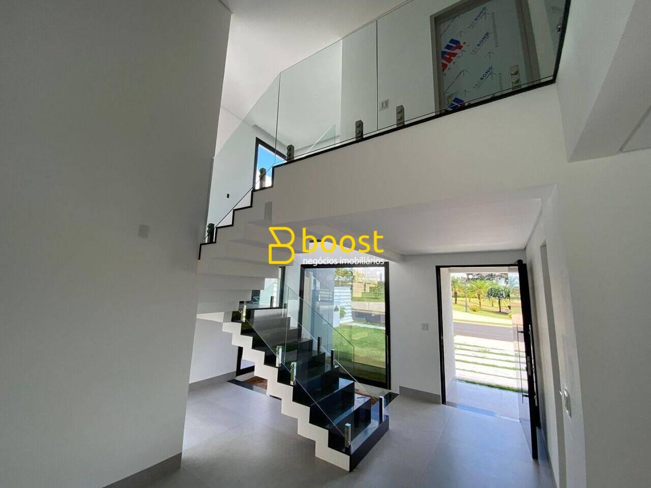 Sobrado com 4 quartos, 331 m², à venda por R$ 3.400.000 - Jardim Versailles - Uberlândia/MG, foto 2