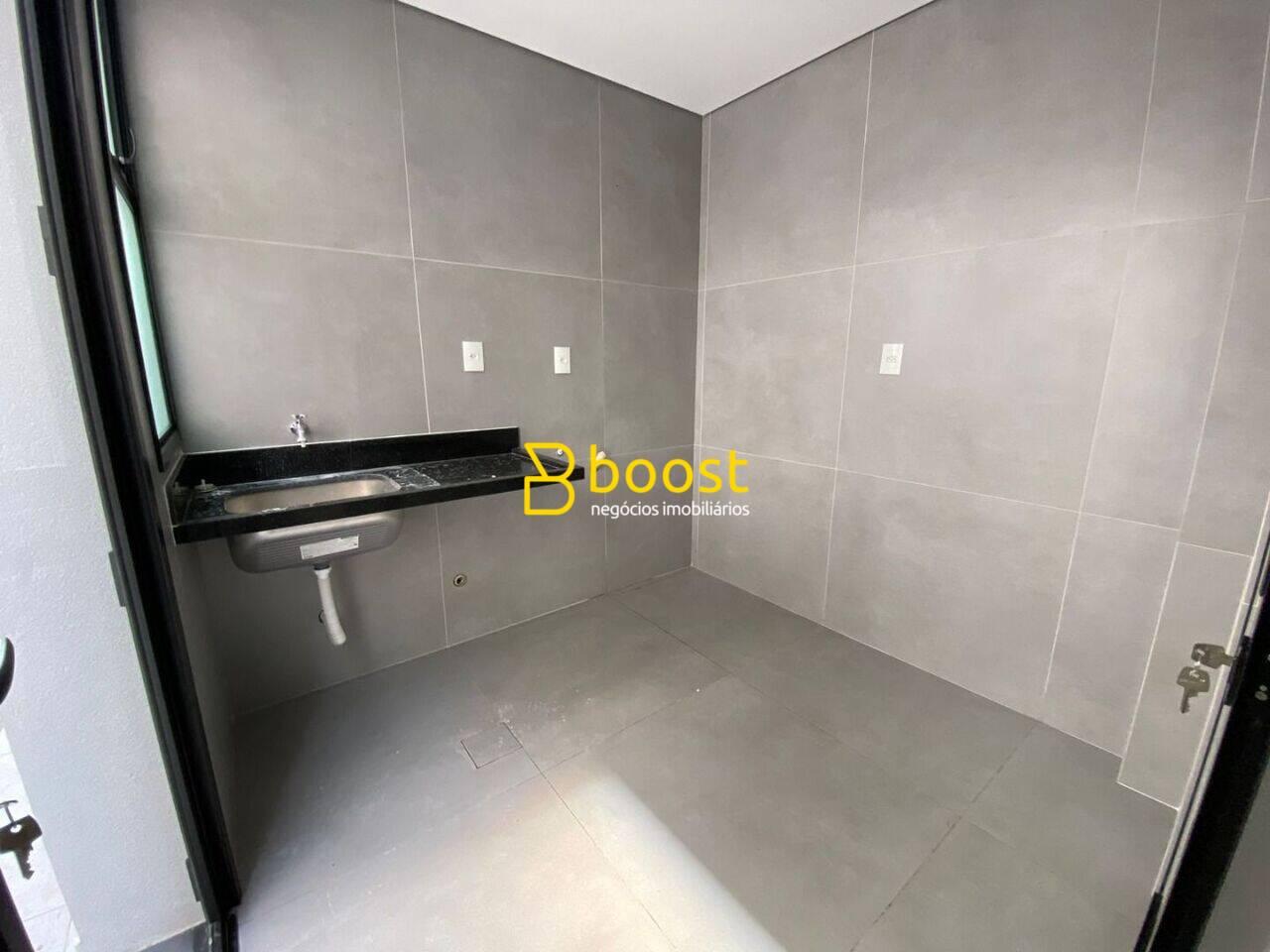 Sobrado com 4 quartos, 331 m², à venda por R$ 3.400.000 - Jardim Versailles - Uberlândia/MG, foto 4