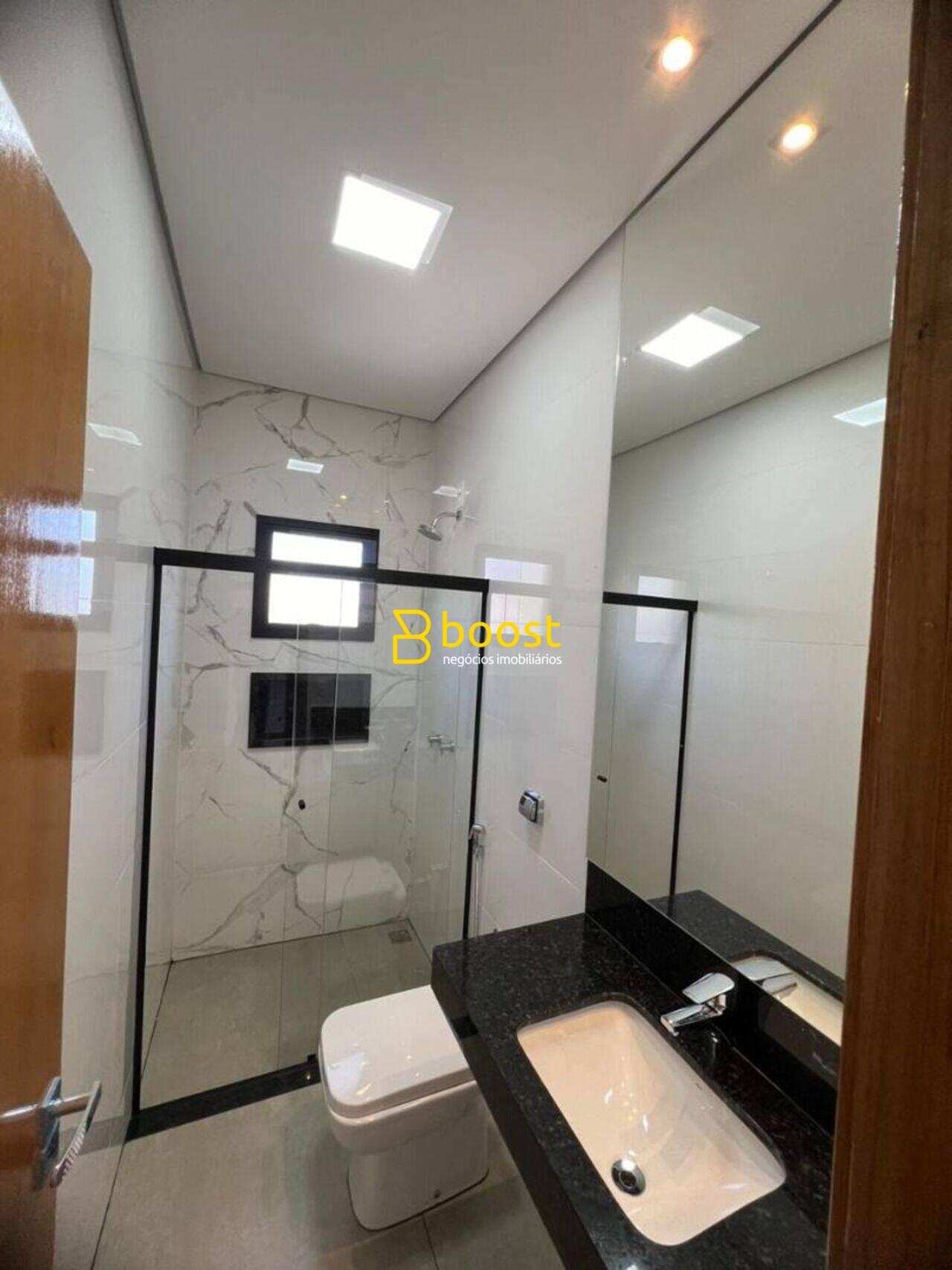 Sobrado com 3 quartos, 147 m², à venda por R$ 860.000 - Santa Mônica - Uberlândia/MG, foto 3