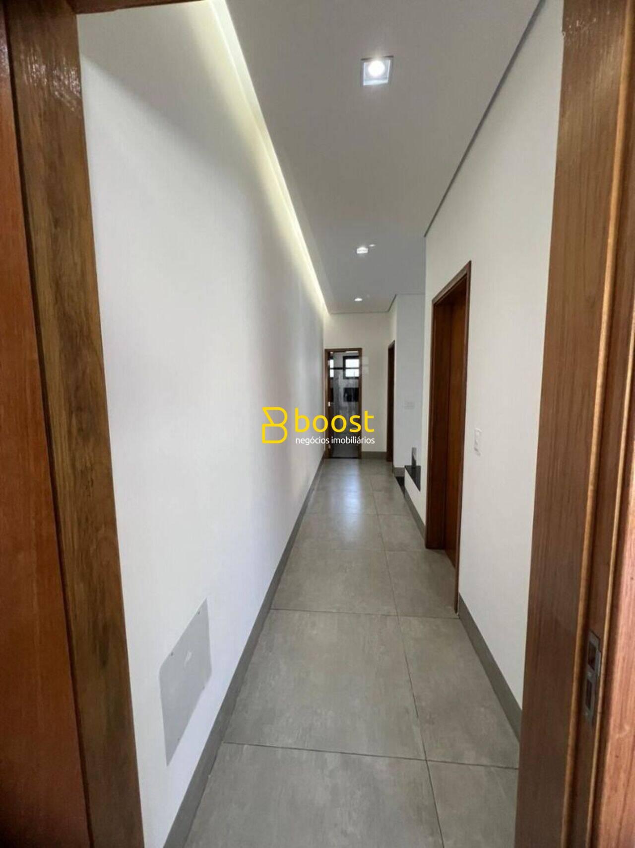 Sobrado com 3 quartos, 147 m², à venda por R$ 860.000 - Santa Mônica - Uberlândia/MG, foto 4