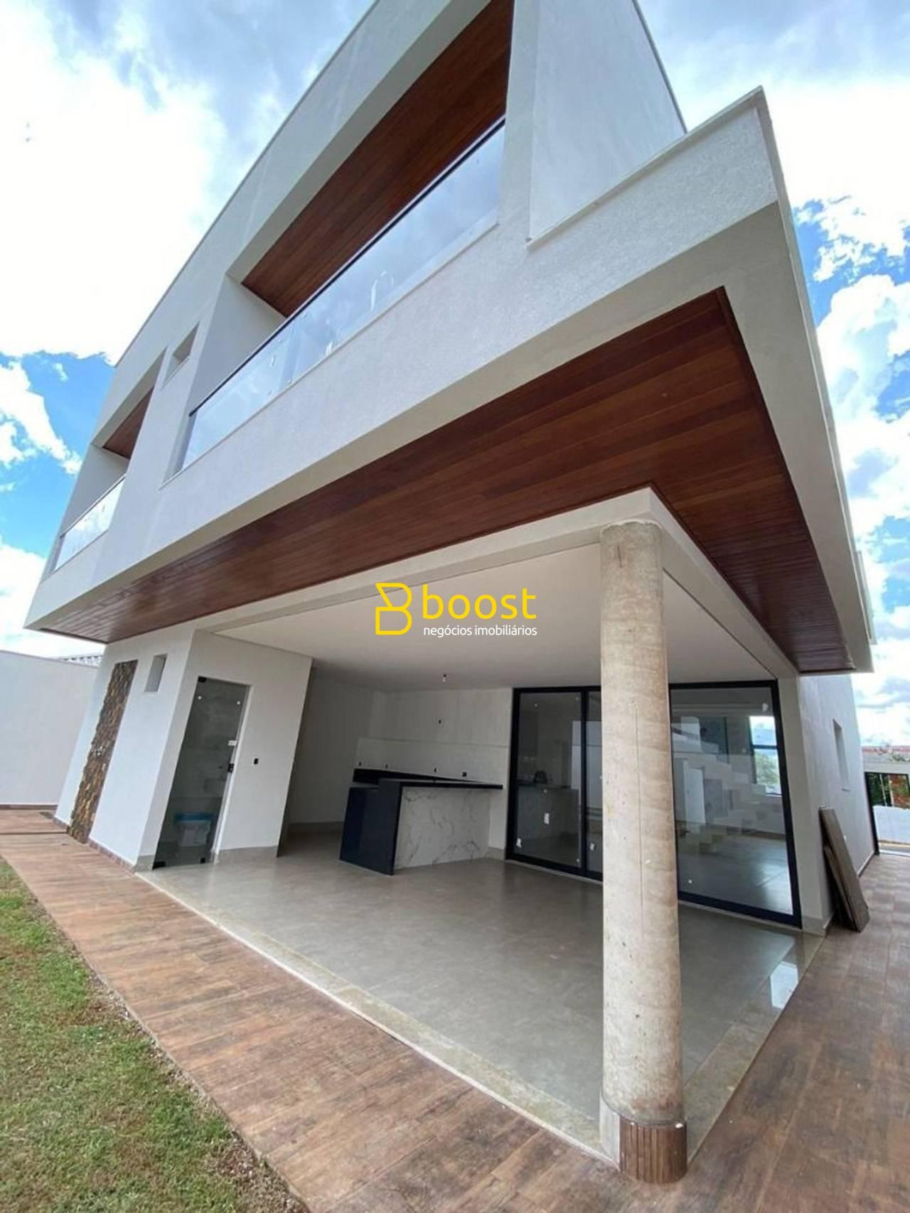 Sobrado com 4 dormitórios à venda, 350 m² por R$ 3.000.000,00 - Condomínio Varanda Sul - Uberlândia/MG