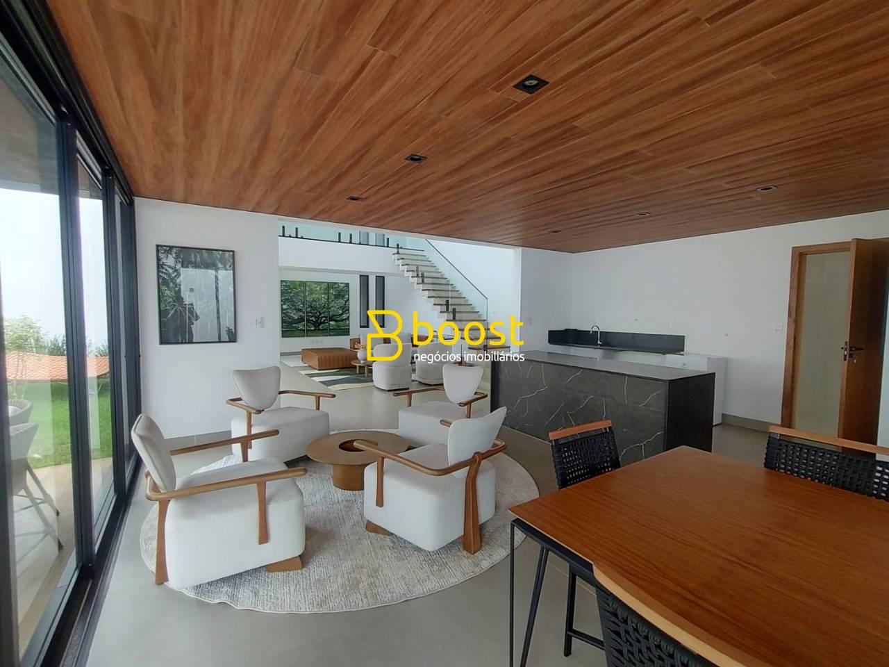 Sobrado com 3 dormitórios à venda, 254 m² por R$ 2.450.000,00 - Varandas Sul - Uberlândia/MG