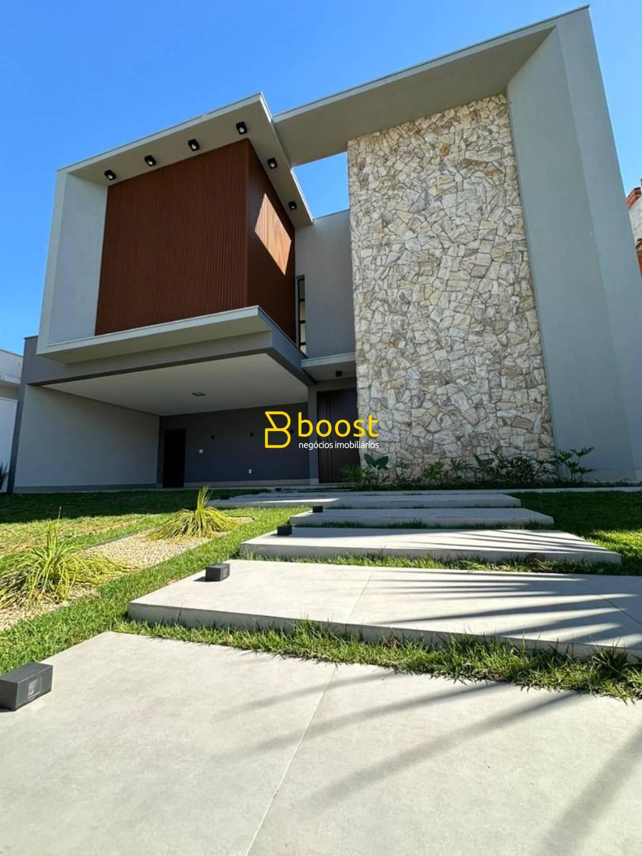 Sobrado com 3 quartos, 300 m², à venda por R$ 3.550.000 - Jardim Versailles - Uberlândia/MG