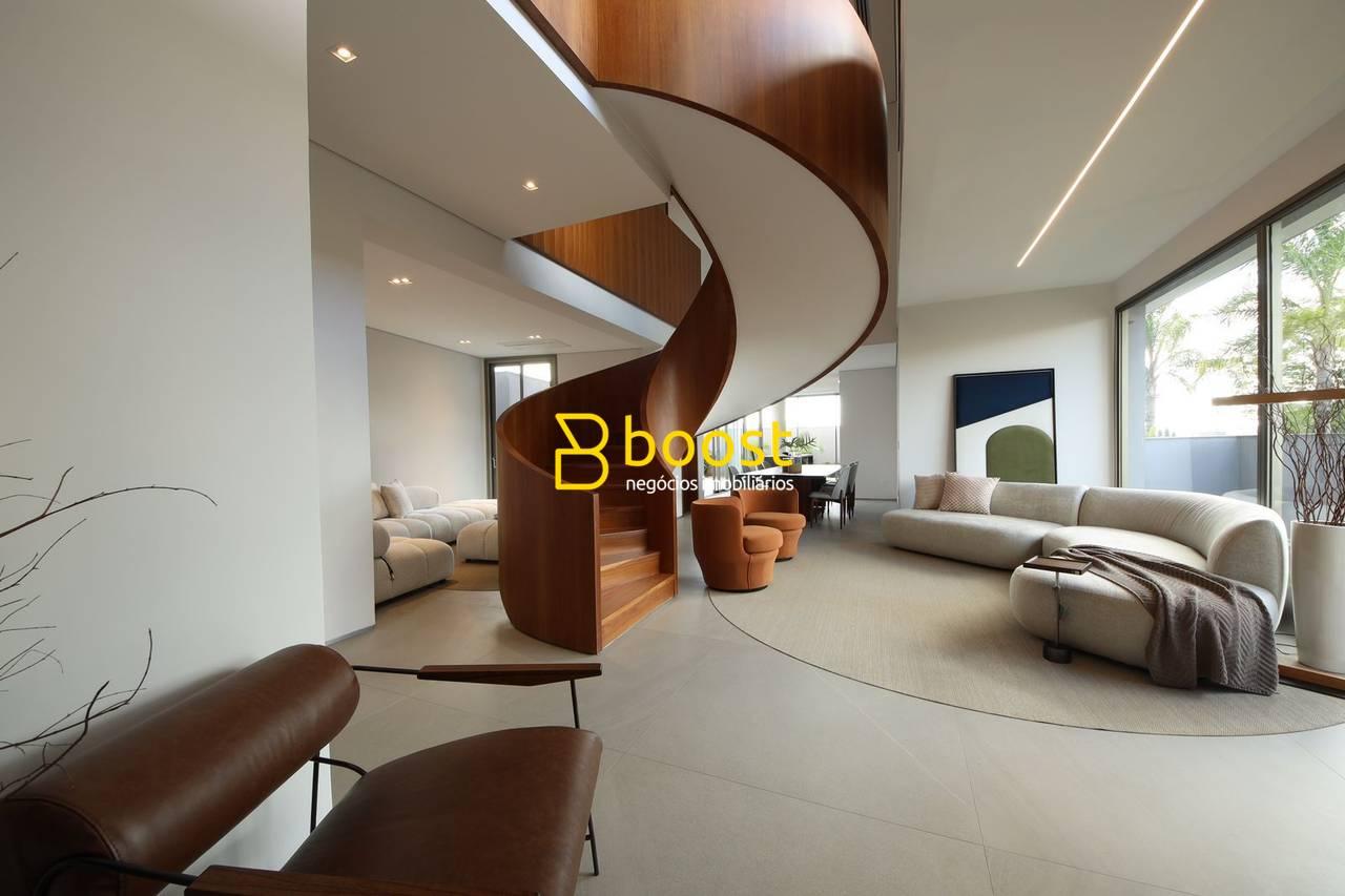 Sobrado de Alto padrão com 5 dormitórios à venda, 376 m² por R$ 5.560.000 - Condomínio Cyrela - Uberlândia/MG