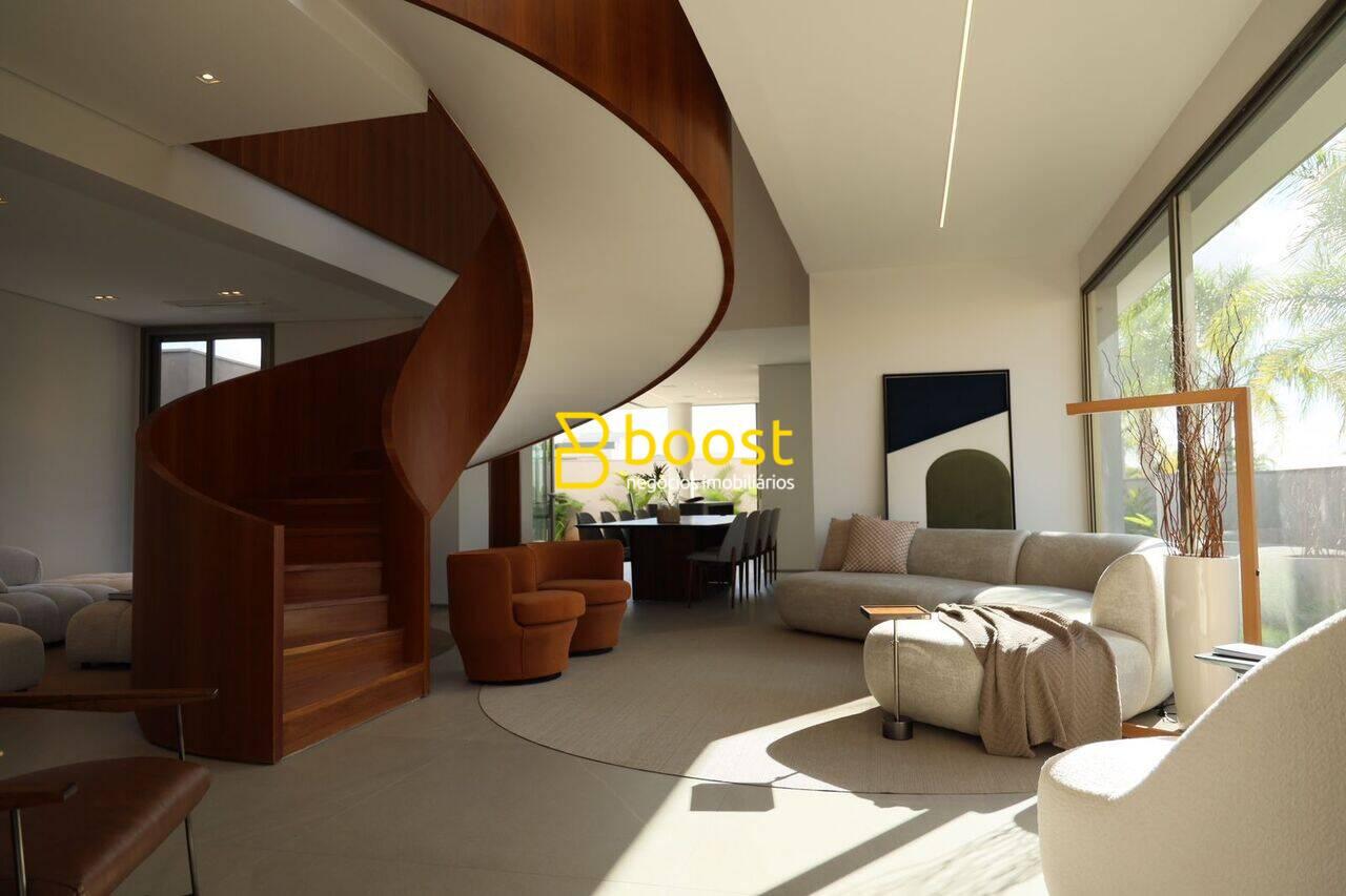 Sobrado de Alto padrão com 5 dormitórios à venda, 376 m² por R$ 5.560.000 - Condomínio Cyrela - Uberlândia/MG, foto 3