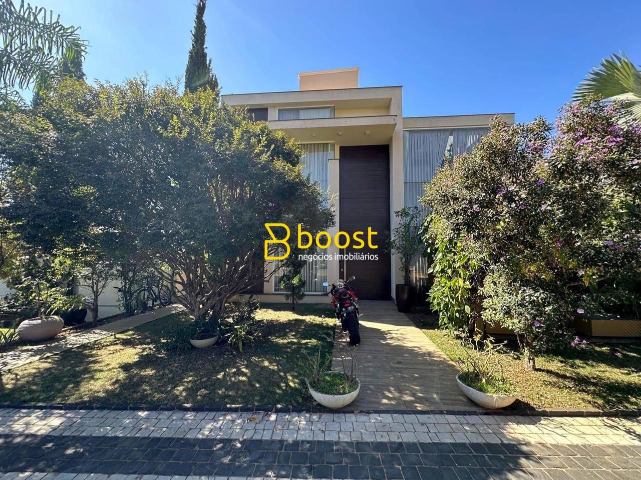 Sobrado com 4 dormitórios à venda, 495 m² por R$ 3.950.000,00 - Nova Uberlândia - Uberlândia/MG