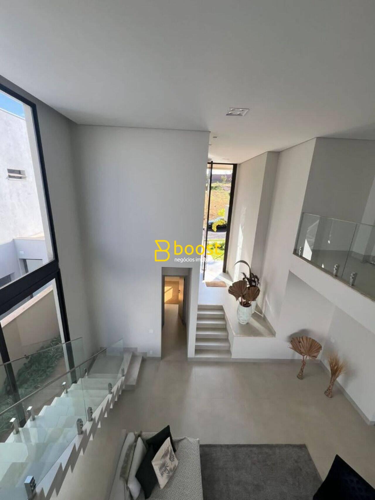 Sobrado, 312 m², à venda por R$ 3.700.000 - Jardins Gênova - Uberlândia/MG, foto 2