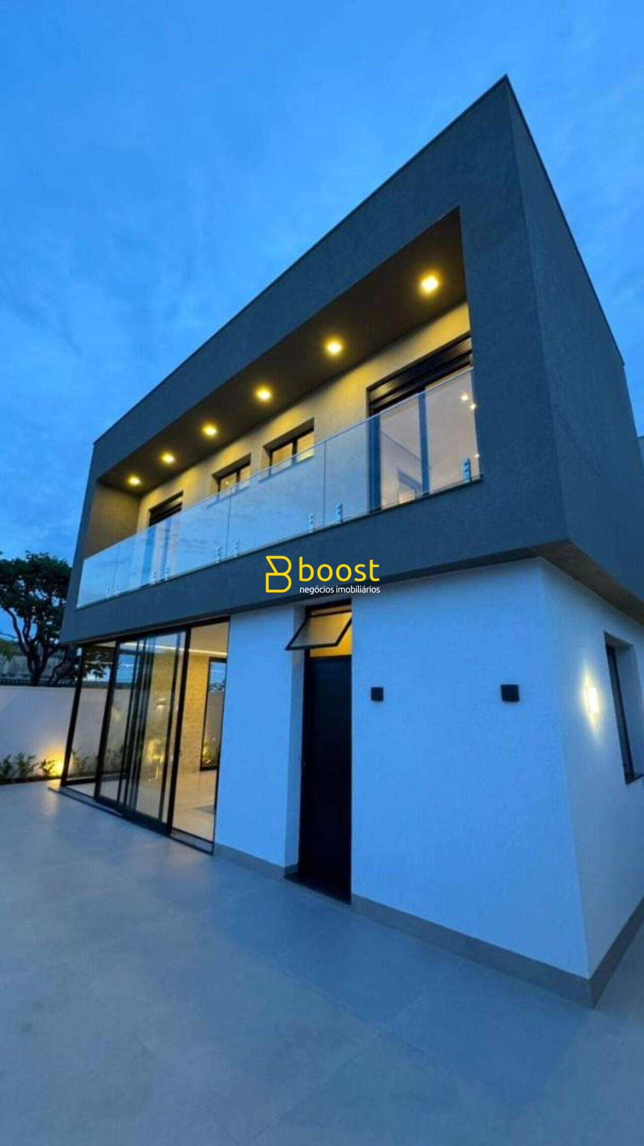 Sobrado com 3 quartos, 316 m², à venda por R$ 3.850.000 - Jardim Sul - Uberlândia/MG, foto 2