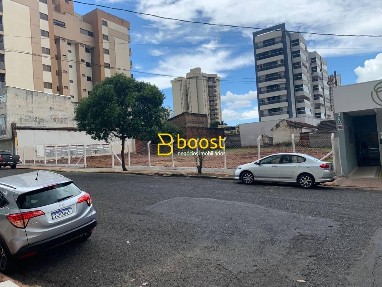 Terreno, 1.480 m², à venda por R$ 3.600.000 - Vila Oswaldo - Uberlândia/MG