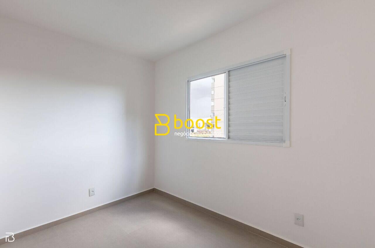 Apartamento com 2 dormitórios à venda, 44 m² por R$ 280.000 - Grand Ville - Uberlândia/MG, foto 2