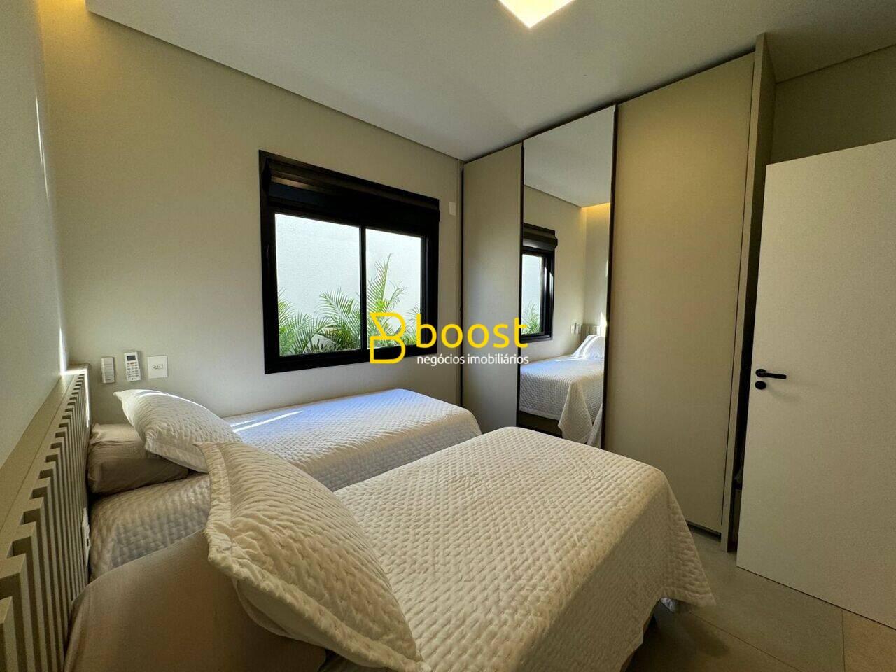 Casa com 3 quartos, 206 m², à venda por R$ 2.500.000 - Varandas Sul - Uberlândia/MG, foto 2